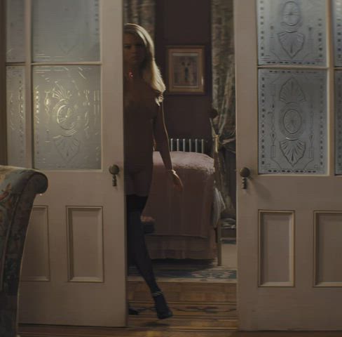 Margot Robbie in Wolf of Wall Street (Upscaled from Bluray and Slomo) 1/2