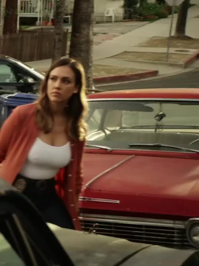 Jessica Alba is the dream police detective that I want to have it between her tits.