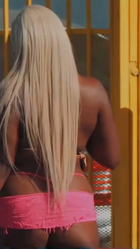 escort prostitute public tease twerking clip