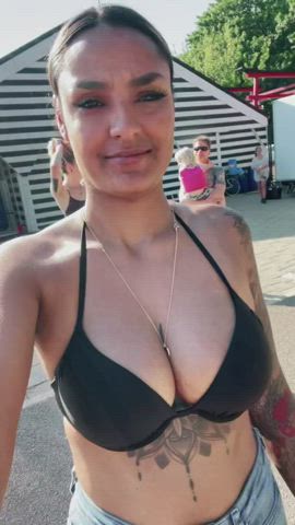 Big Tits Bikini Cleavage Desi Tattoo clip