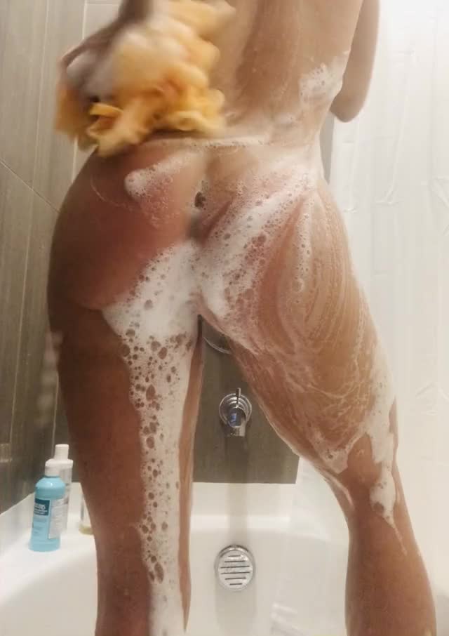Shower tease ?