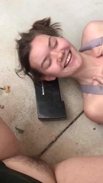Pissing in her mouth! (pissqu333n @ Twitter)
