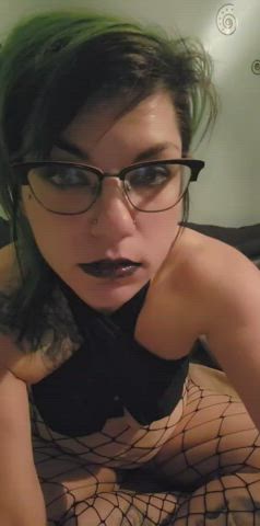 Would you let me leave a lipstick stain on your cock? (30f)