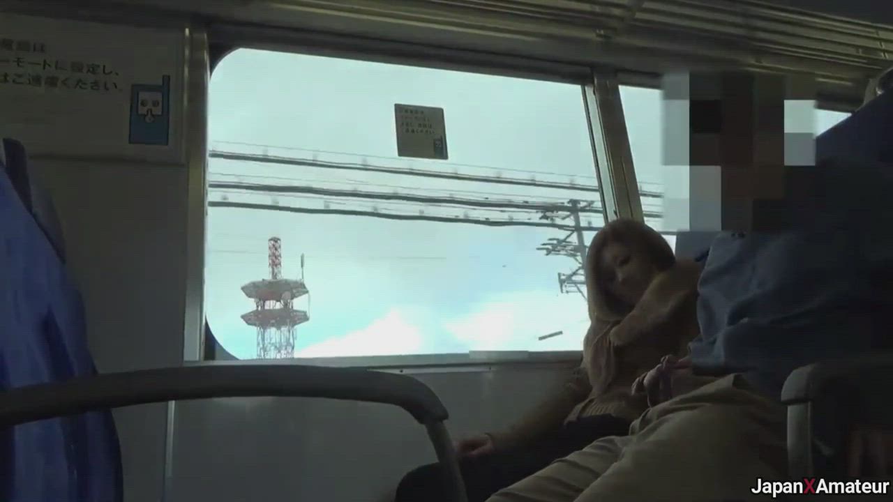 Amateur Japanese Girl Sucking Dick On A Train