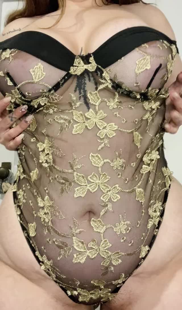 Do anyone like elegant lingerie here? I feel so beautiful in this ?