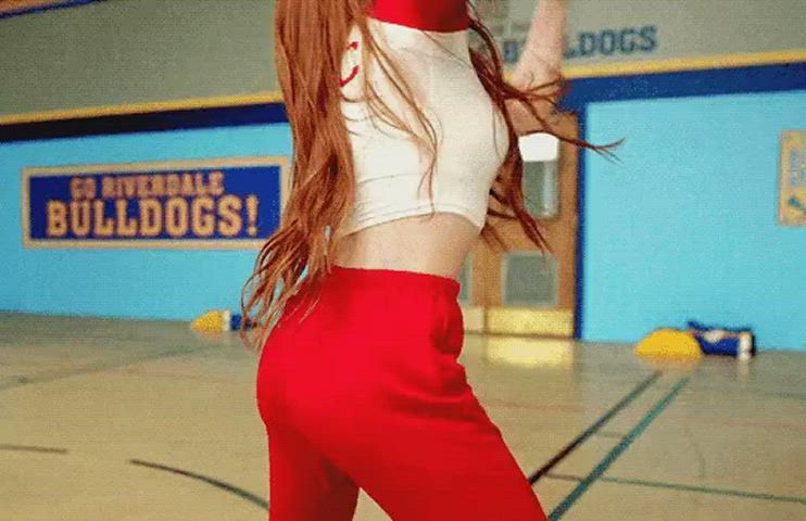 ass big ass madelaine petsch clip