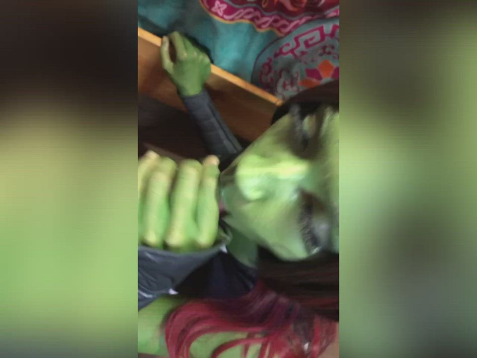 Gamora sucking starlords cock