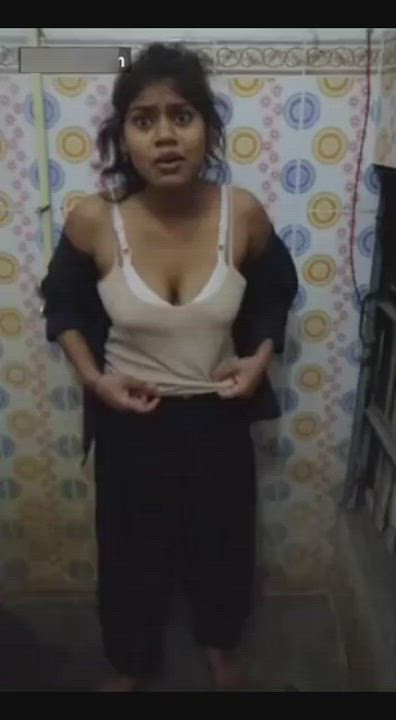 🥵 Desi Girl Friend strip by cousin in Bathroom 😍🔥️ [Link In Comment] 👇👇