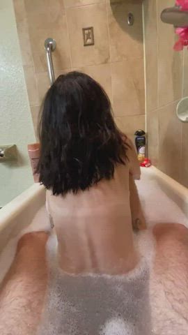 Bathtub Booty Shower clip