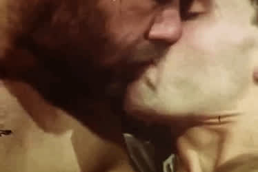 Gay Hairy Kiss clip