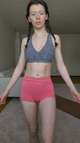 amateur booty fitness muscles muscular girl pigtails shorts fit-girls clip