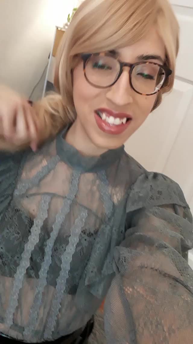 Local caged girl wants to fuck ? Call now!