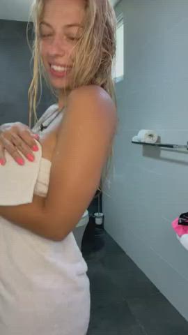 Big Tits Blonde Cute clip