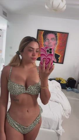 Bikini Cleavage Latina Tits clip