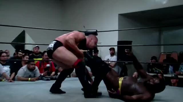 Willie Mack vs. Killer Kross from Bar Wrestling