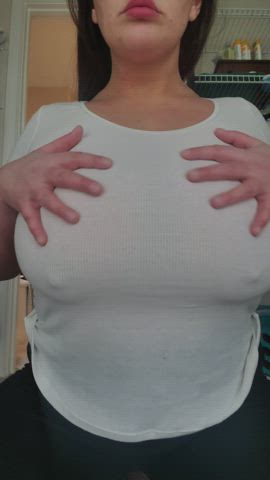 They're so massive they barely fit in the video frame ๐
