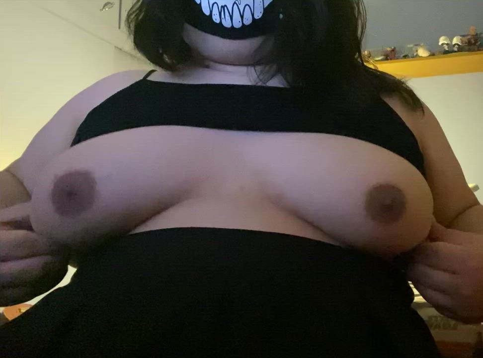 hey do y’all like boobies?