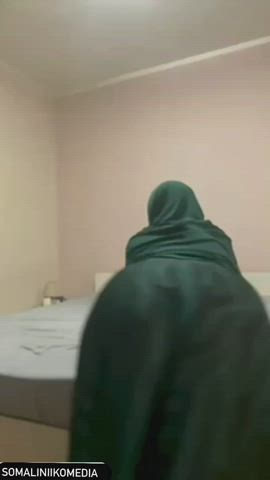 Aunty Big Ass Hijab Indian Mature Muslim Pakistani Standing Doggy Twerking Porn GIF