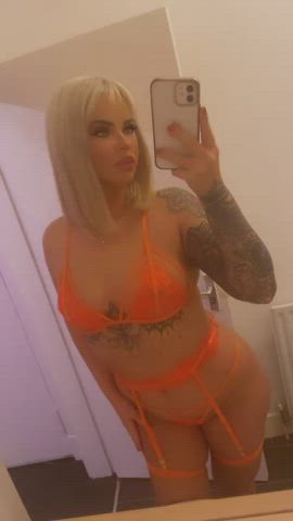 amateur bikini blonde blue eyes curvy mirror natural tits selfie stockings tattoo