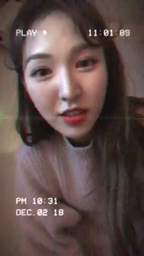 pretty wendy close up 1-6