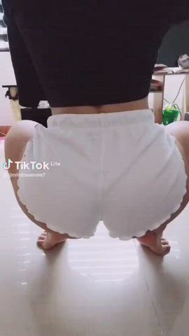 Latina TikTok Twerking clip