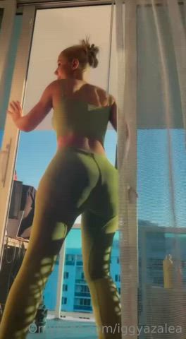 Iggy Azalea Jiggling is one of the best of all time. The best pawg too. My number