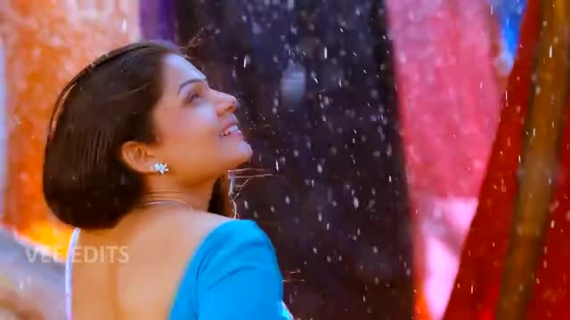 Anuya Wet in Saree