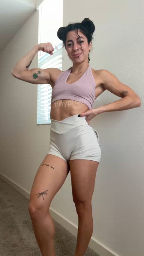 Imagine being behind me while I’m doing deadlifts and you see this