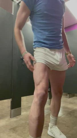 went commando at the gym this morning… wish someone would get me hard !