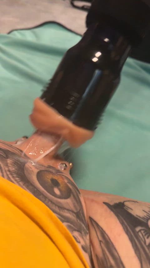 I love how sloppy it sounds when I put a fleshlight on my fuck machine