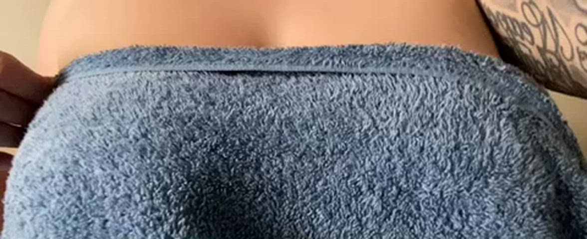 Towel drop😈 hmu for more