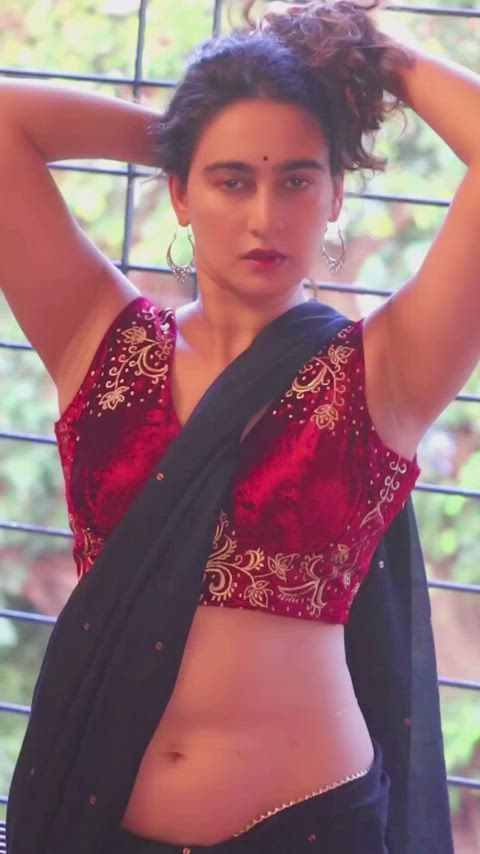 asian bollywood celebrity desi indian saree sexy clip