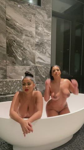 Bathtub Big Tits Ebony Latina Lesbian Naked Pretty Tits clip