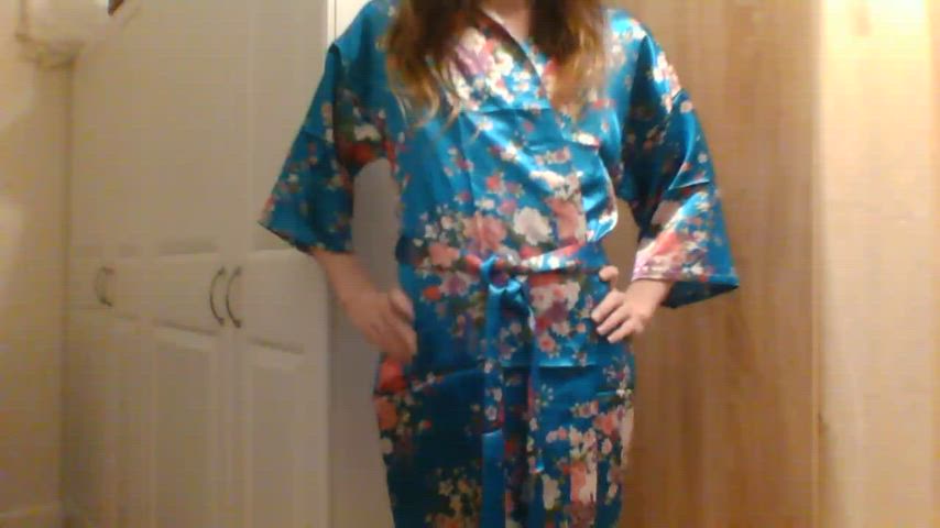 Loving the new kimono, but I'm not against removing it~!