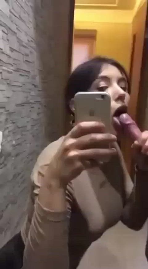 mirror selfie blowjob clip