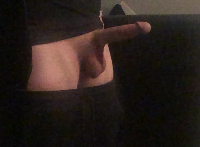 Any thick dick lovers active right now?