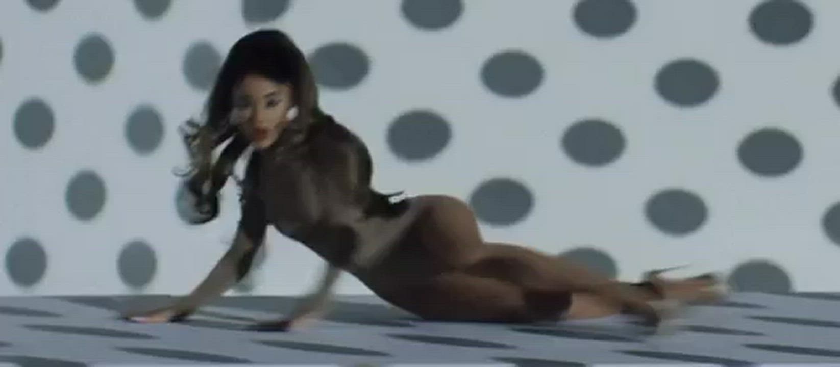 Ariana Grande Celebrity Skinny clip