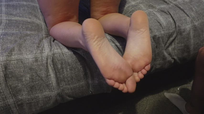 Got Cum on my Soles again on the Bedside