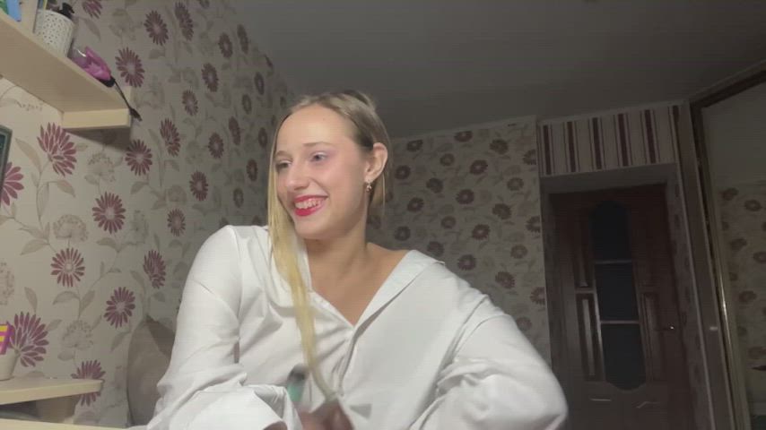 accidental nipslip underboob clip