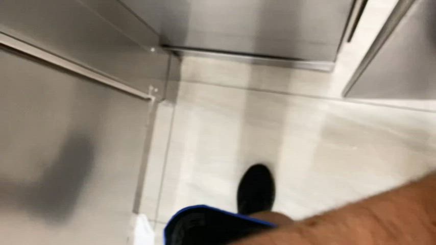 I saw this guy flashing his cock to me at the urinals so i followed him in the stall