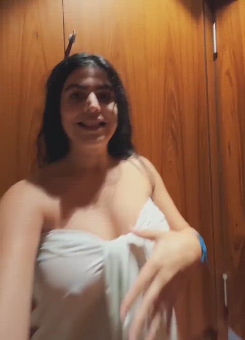 big tits celebrity cougar desi erect nipples indian milf natural tits pokies towel