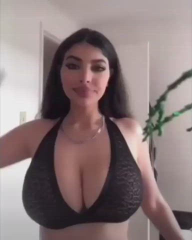 big tits boobs bouncing tits bra clip