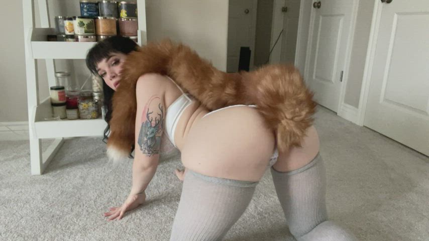 I want to be your big bootied cum slut 🦊