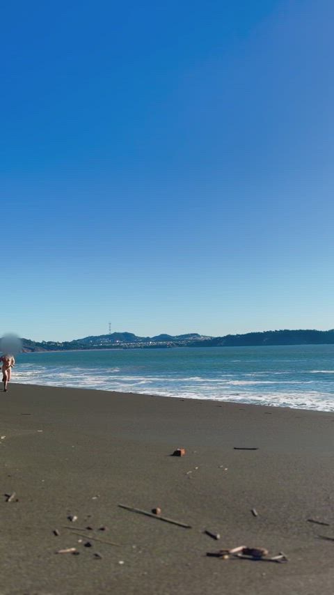 Naked run on Black Sands Beach