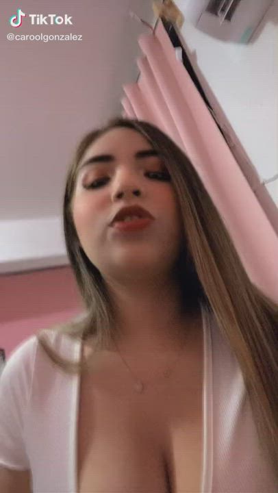 Teen TikTok Tits clip