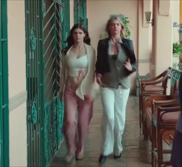 Alexandra Daddario and Kate Upton love their tits