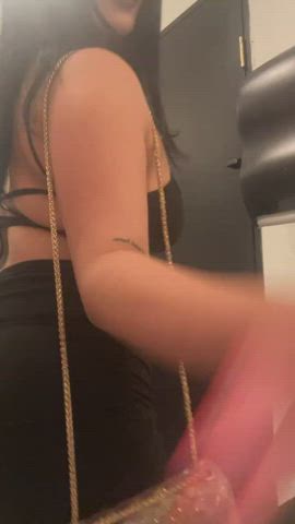 bathroom latina thick clip