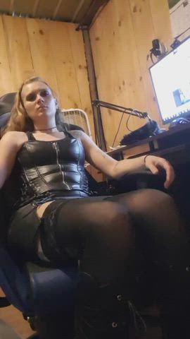 [oc] [domme] I'm going to tell you how to properly worship Goddess boots 👑