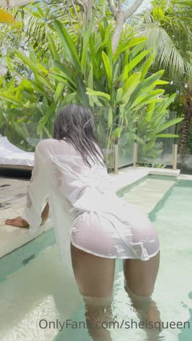 asian indonesian pool pussy spread wet pussy clip