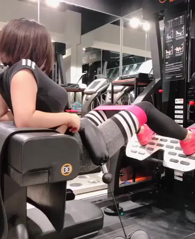 Jun Amaki Works Out